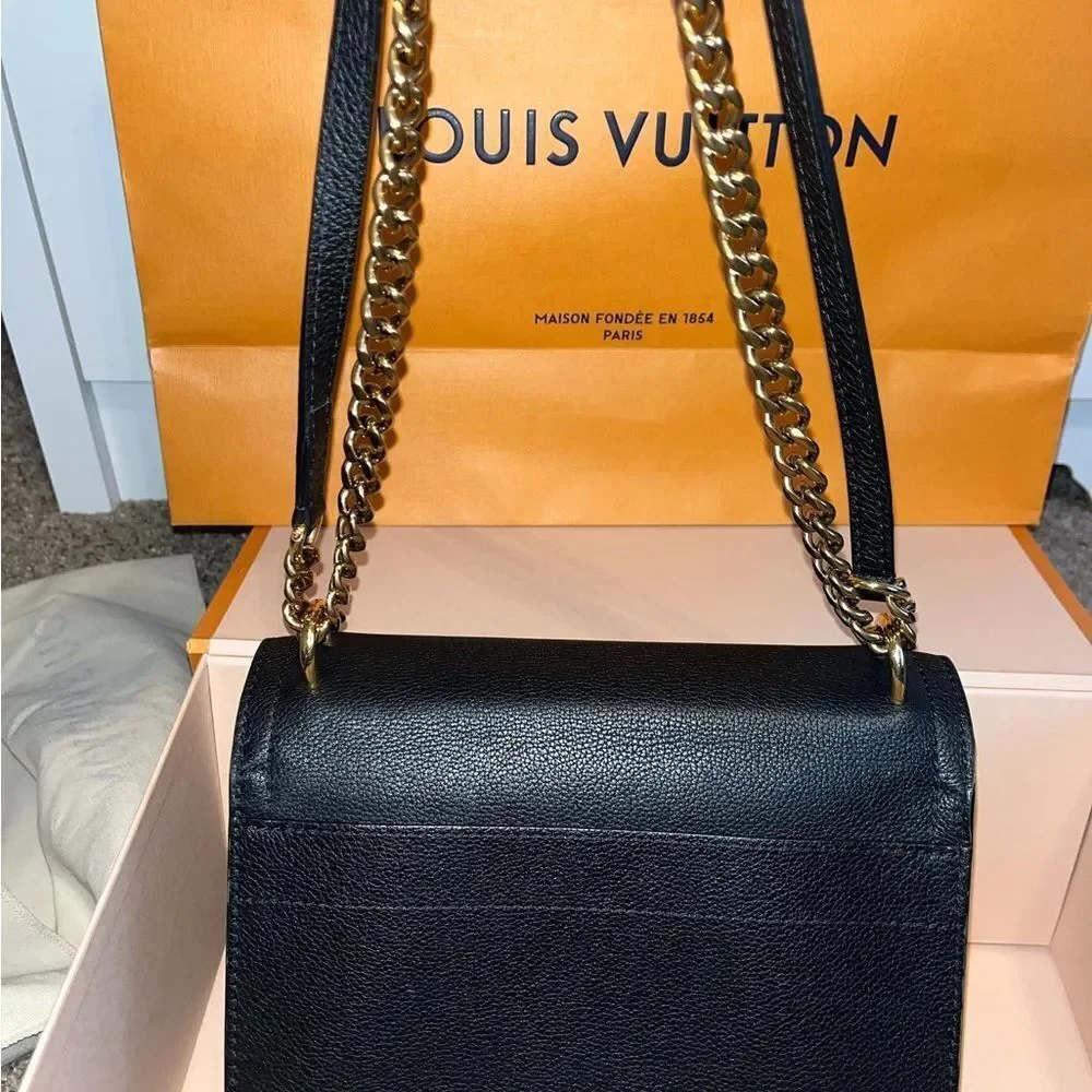 LV Chain Bag Lockme - Picture 4 of 10